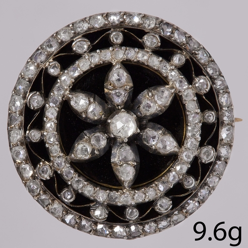 204 - FINE AND RARE ANTIQUE DIAMOND AND ENAMEL BROOCH,
9.6 grams.
Fine detailed set with diamonds in a sta... 