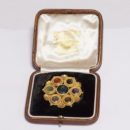 114 - FINE AND RARE VICTORIAN HARD STONE 7 INTAGLIO BROOCH/PENDANT
12.3 grams, testing 18 ct. gold.
7 carv... 