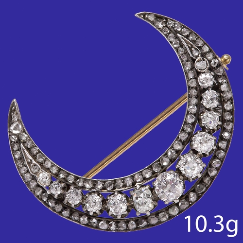 126 - VICTORIAN DIAMOND CRESCENT BROOCH. 
10.3 grams.
With approx. 100 old cut diamonds, mainly H-J color,... 