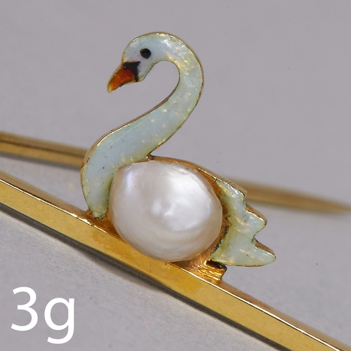 152 - ENAMEL AND PEARL SWAN BROOCH,
3 grams, 15 ct. gold.
Pearl untested.
multi colour enamel.
W. 5 cm.