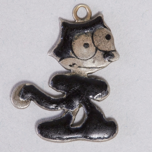 166 - RARE VINTAGE FELIX THE CAT ENAMEL CHARM, 
L. 1.9 cm. 
1.6 grams.