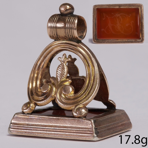 41 - ANTIQUE CARNELIAN FOB SEAL,
17.8 grams.
The intaglio carved carnelian with monogram.
L. 3.3 cm.