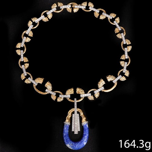 149 - IMPRESSIVE 1970's 18 ct. GOLD DIAMOND AND LAPIS LAZULI NECKLACE,
164.3 grams. 18 ct. gold.
Diamonds ... 