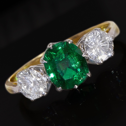 30 - GREEN GARNET AND DIAMOND 3-STONE RING.
3.5 grams. High carat gold.
Set with vibrant rich colour gree... 