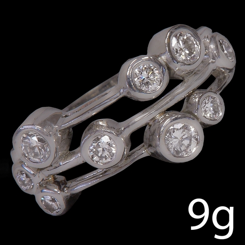 56 - 3-BAND DIAMOND RING,
9 grams, platinum.
Bright and lively diamonds.
Size N.