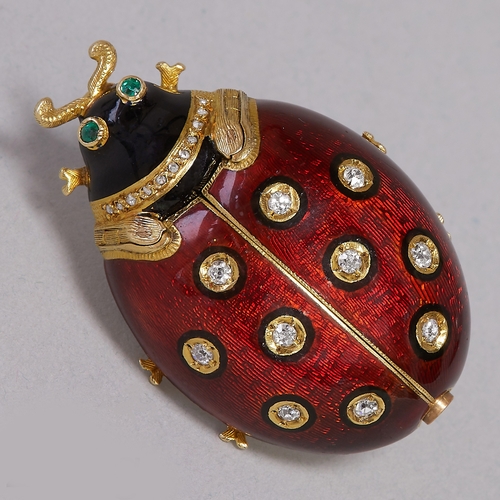 152 - RARE 19TH CENTURY SWISS ENAMEL LADYBIRD ENAMEL AND DIAMOND WATCH,
22.1 grams, testing 18 ct. gold.
T... 