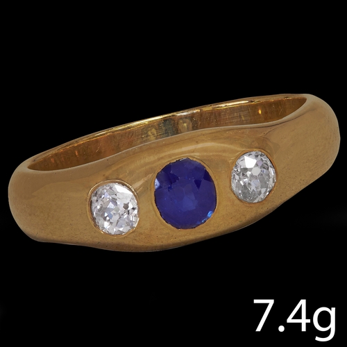 212 - SAPPHIRE AND DIAMOND 3-STONE GYPSY RING,
7.4 grams, High carat gold.
Vibrant sapphire.
Diamonds brig... 