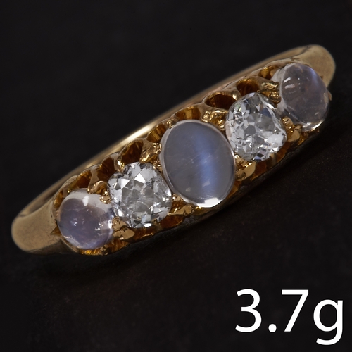 224 - MOONSTONE AND DIAMOND 5-STONE RING,
3,7 grams, 18 ct. gold.
Size N.