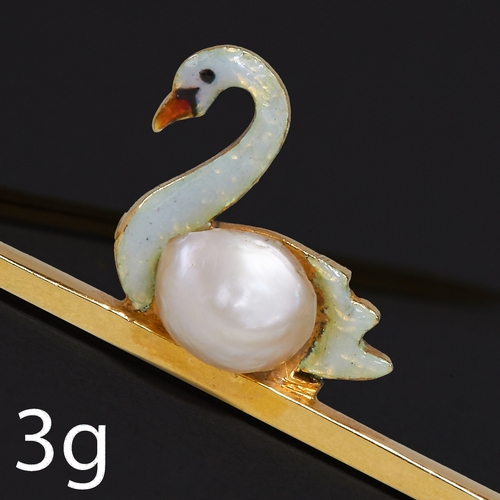 138 - ENAMEL AND PEARL SWAN BROOCH,
3 grams, 15 ct. gold.
Pearl untested.
multi colour enamel.
W. 5 cm.