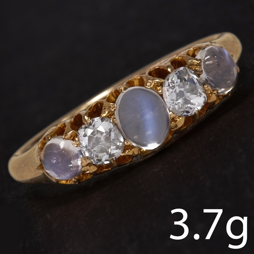 224 - MOONSTONE AND DIAMOND 5-STONE RING,
3,7 grams, 18 ct. gold.
Size N.