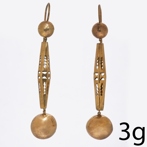 155 - PAIR OF ANTIQUE GOLD EARRINGS,
L. 4.3 cm.