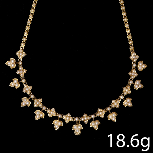 157 - VICTORIAN PEARL NECKLACE,
18.6 grams, High carat gold.
Generally well matched pearls.
L. 40 cm.