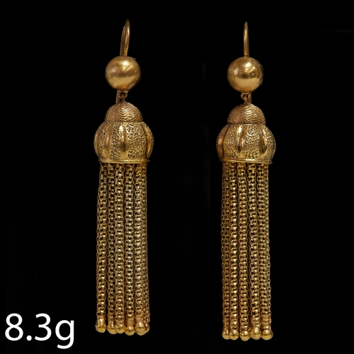 200 - PAIR OF ANTIQUE TASSLE DROP EARRINGS,
8.3 grams, high carat gold.
L. 4.5 cm.