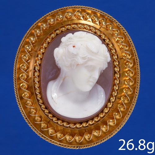 39 - ANTIQUE CAMEO BROOCH,
26.8 grams, testing 15 ct. gold.
High carved hardstone cameo.
Locket back.
L. ... 