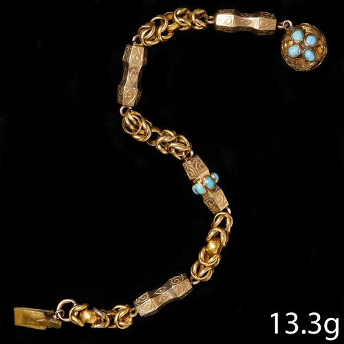 42 - FINE ANTIQUE TURQUOISE LINK BRACELET,
13.3 grams, High carat gold.
Turquoise accents.
L. 20 cm.