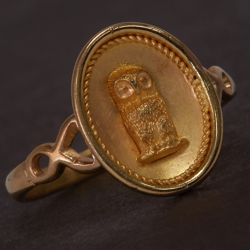 53 - ANTIQUE OWL RING,
Testing high carat gold.
Size J.