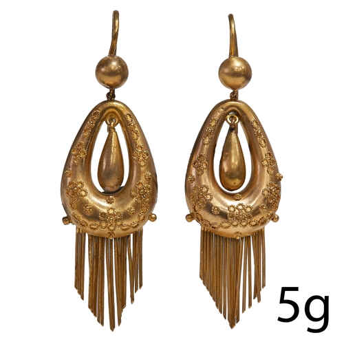 56 - PAIR OF VICTORIAN DROP EARRINGS,
5 grams, high cart gold.
Fine wirework design.
L. 4.8 cm.