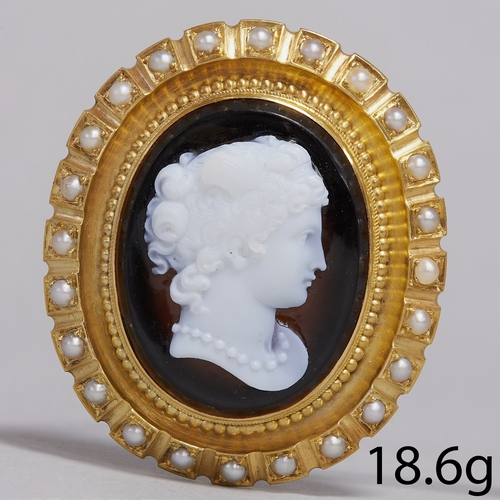 166 - FINE CARVED HARDSTONE CAMEO PENDANT/BROOCH,
18.6 grams, Testing 15 ct. gold.
The carved cameo depict... 