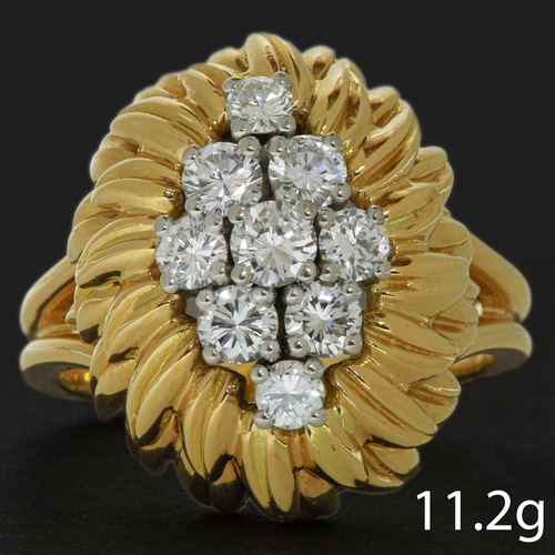 7 - RETRO DIAMOND CLUSTER RING,
11.2 grams, 18 ct. gold.
Diamonds bright and lively.
Size M.