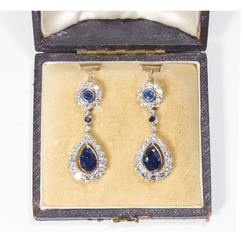 196 - BEAUTIFUL PAIR OF SAPPHIRE AND DIAMOND DROP EARRINGS 
7.7 grams, testing as 14 ct. gold. 
Bright and... 