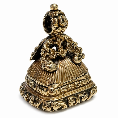 12 - RARE ANTIQUE INTAGLIO FOB SEAL WITH HIDDEN COMPARTMENT.
22.2 grams, testing high carat gold
Depictin... 