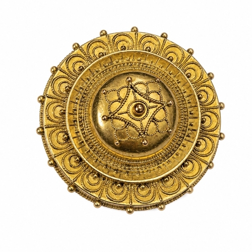 61 - ANTIQUE ETRUSCAN REVIVAL BROOCH,
6,5 grams, 15 ct. gold.
The brooch with lovely wirework design.
Loc... 