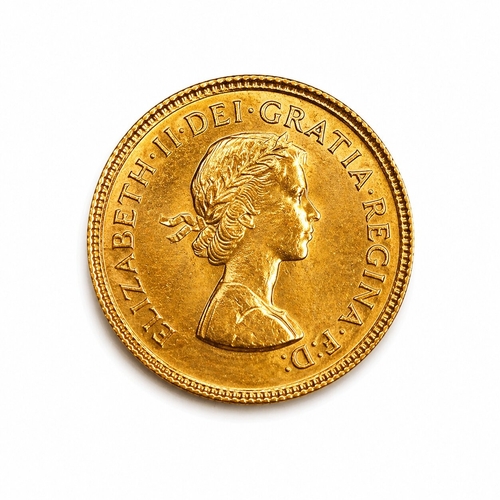 97 - 1982 GOLD HALF SOVEREIGN.
4.0 grams, 22ct gold. Portrait of Elizabeth II; reverse St George slaying ... 