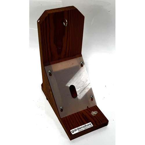 12 - A miscellaneous item lot. This includes a Jessops Monopod 330 which is a single legged support for a... 