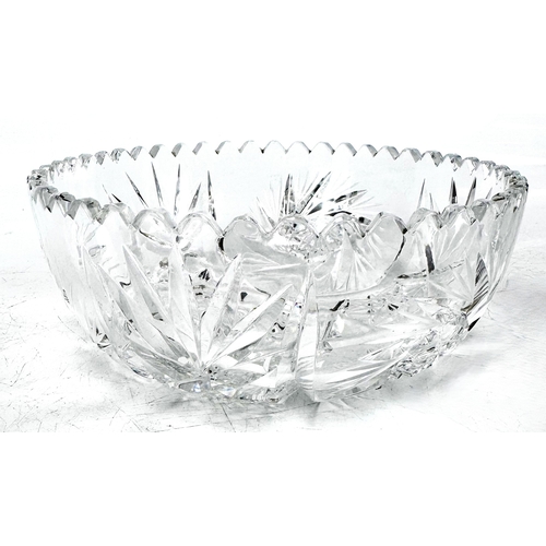 9 - A selection of glass/crystal items including tumbler glasses, jugs and bowls (a lot).