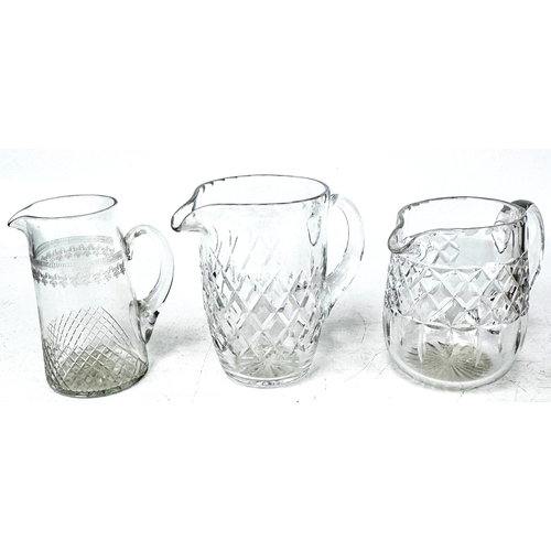 9 - A selection of glass/crystal items including tumbler glasses, jugs and bowls (a lot).