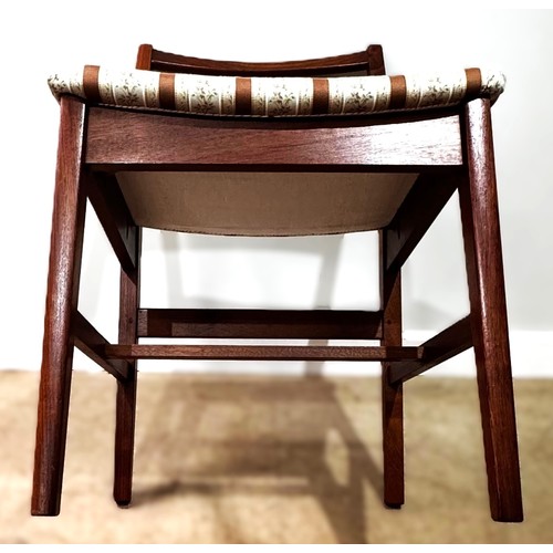 19 - A set of four Queen Anne style dining chairs; and four vintage dining chairs (8)