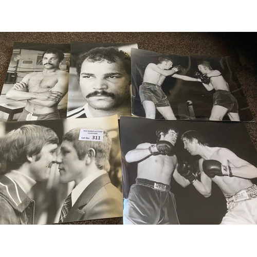 311 - Boxing : Excellent lot of original fight photographs larger size from 10x8 - 20x16 all b/w 1970s onw... 