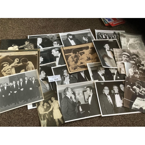 312 - Boxing : Batch of original photos - mostly 8x6 inc Bugner, Bruno plus many from boxing events inc ma... 