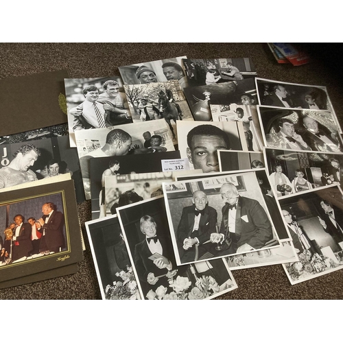 312 - Boxing : Batch of original photos - mostly 8x6 inc Bugner, Bruno plus many from boxing events inc ma... 