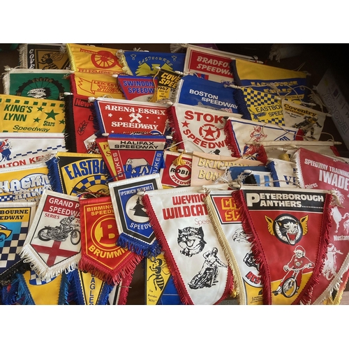 340 - Speedway : Super collectionof pennants, many clubs late 1960s onwards inc Halifax, Weymouth, Coventr... 