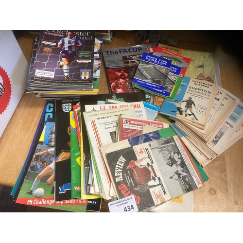 434 - Football : Nice box mostly 1960s/70s cup finals/semis some later inc Spurs home 60s