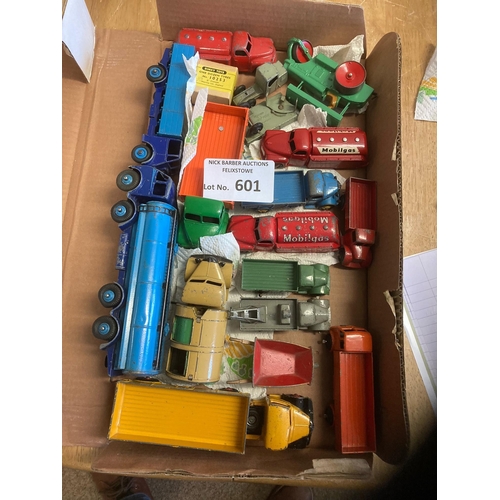 601 - Diecast : Nice box of vintage Dinky - mostly play worn but a couple of repaints - super lot