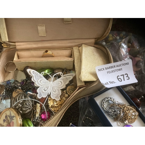 673 - Collectables : Nice box of jewellery some boxed, costume, pens, watches etc - nice lot