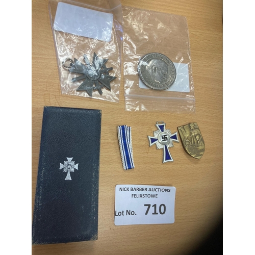 710 - Collectables : Militaria - German item Tannenberg Medal, Mothers Cross, silver, 1st type box & badge... 