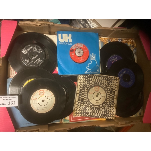 162 - Records : 278 45s singles - great collection of Rock & Pop in banana box