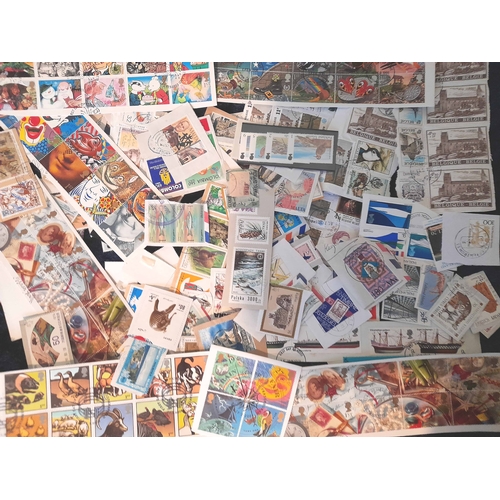 30 - Stamps : Box containing good range of World Stamps, Commonwealth  incl.Jersey Guernsey Presentation ... 
