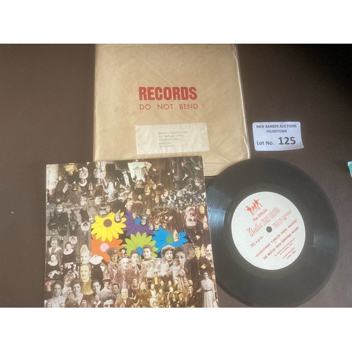 126 - Records : THE BEATLES Xmas Flexi disc 1968 LYN1743 - with superpix insert