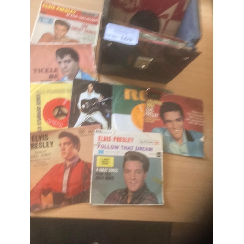 169 - Records : ELVIS PRESLEY box of 30+ 7