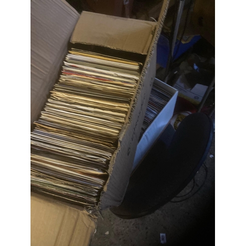 100 - Records : 4 crates of 7