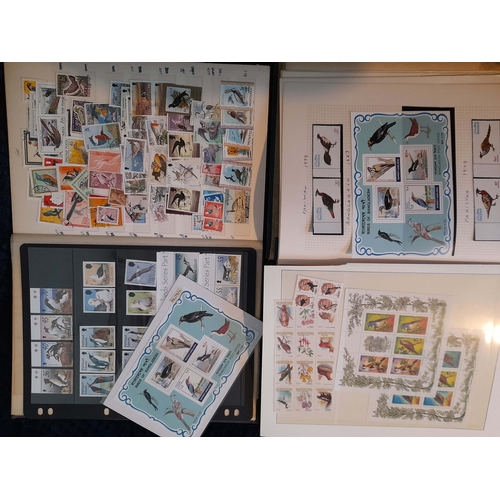 12 - Stamps : BIRDS fine accumulation in 2 Albums, Stockbook, on pages and loose. A very fine lot with 10... 