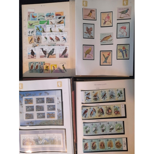 12 - Stamps : BIRDS fine accumulation in 2 Albums, Stockbook, on pages and loose. A very fine lot with 10... 