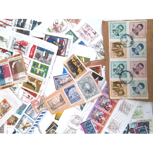 14 - Stamps : ON AND OFF PAPER   Mainly Foreign  - A good lot weighing approx. 3.5lbs (Many Thousands)