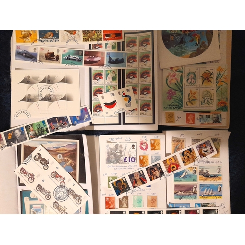 20 - Stamps : World Stamps, Covers, circulated club books, Kiloware, off paper mixture- a really Good lot... 