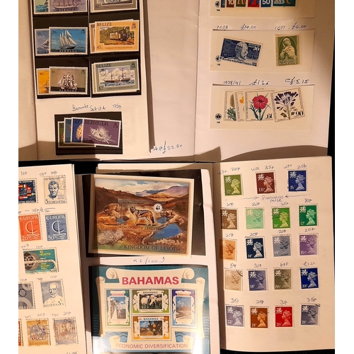 20 - Stamps : World Stamps, Covers, circulated club books, Kiloware, off paper mixture- a really Good lot... 