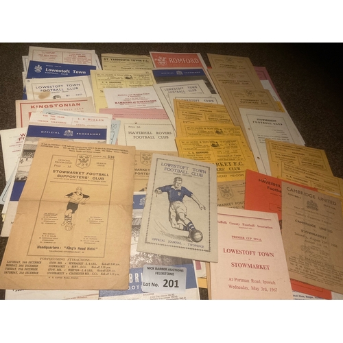 201 - Football : Non league bundle of programmes mostly Southern Area 1950s onwards inc Harwich +P, Clacto... 